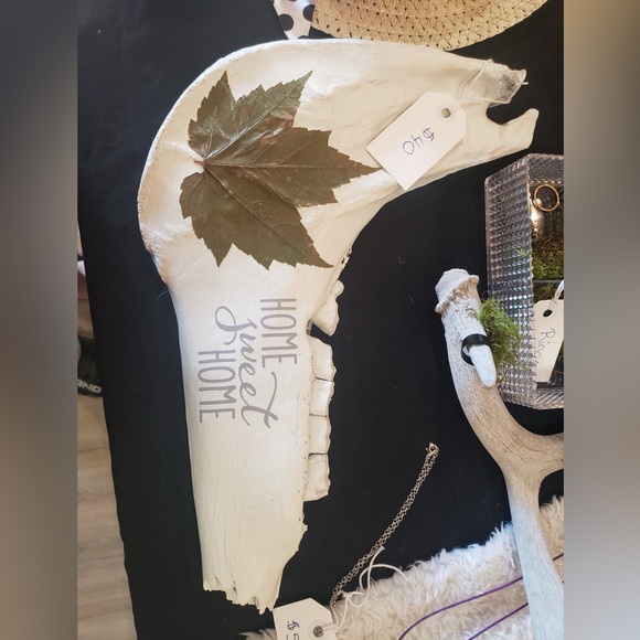 Home Sweet Home Horse Jaw - Picture 2 of 2